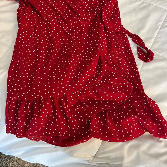 AIMCOO Women's Short Sleeve Wrap Dress Floral Print V Neck Waisted Ruffle Hem - Picture 7 of 7